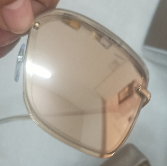Authentic Bvlgari "On-Me" metal square sunglasses in Pink Gold - Picture 6 of 13